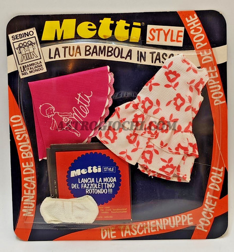 Sebino put the doll - the, in